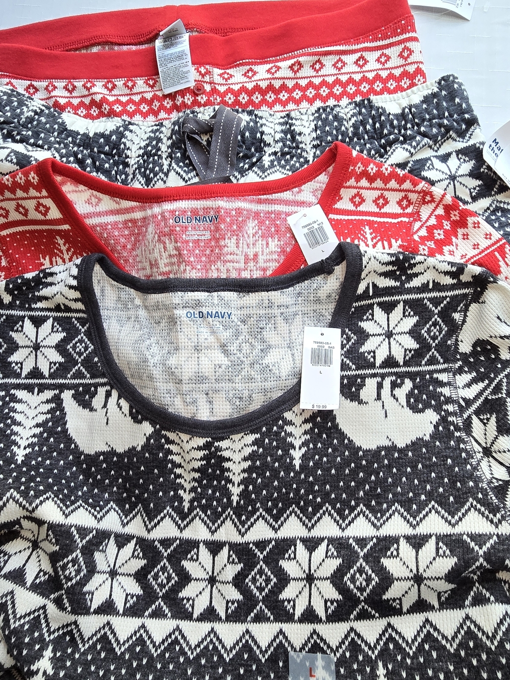 2 Sets Old Navy Unisex Holiday Fair Isle Pajama Tops‎ And Bottoms Red & Black